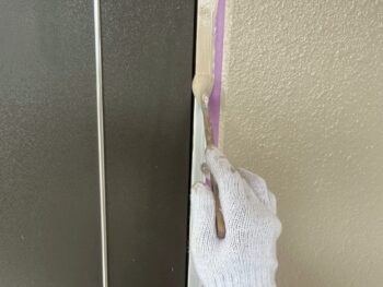 玄関扉枠塗装③